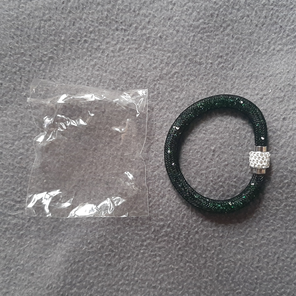 (2/$20) New Mesh Crystal Bracelet with Crystal Magnet Clasp Green